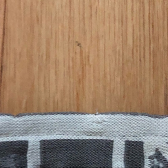 Women’s Under Armour shorts- size xs - Picture 6 of 7